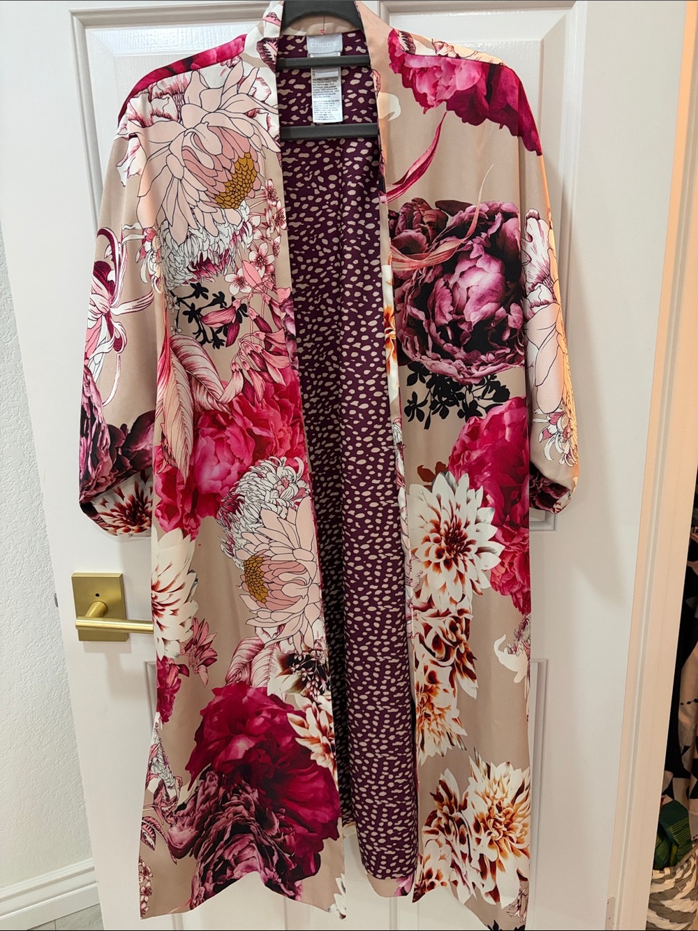 Chico's Reversible Beige Floral Long-Sleeve Kimono Dress with Fuchsia Blooms - Picture 2 of 6
